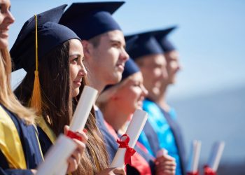 A ju ndihmon diploma të gjeni punë?