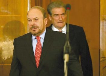 Kur e vërteta e Fatosit vret më shumë se plumbi i Saliut