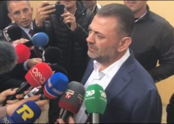 Tom Doshi flet nga Shkodra: Synojmë 4 mandate, asnjëherë koalicion me Bashën, veç me Ramën