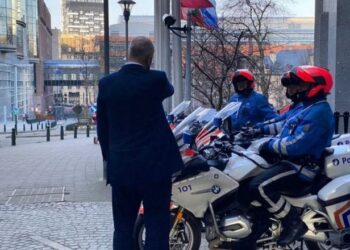 Rama iu jep “udhëzime” policëve belgë: Rruga për Tiron o knej