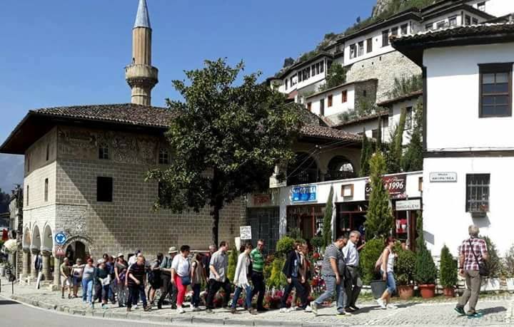 Mbi gjysmë milioni persona vizituan Shqipërinë në 4 mujorin e fundit