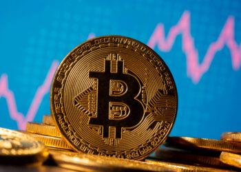Laborator ‘Bitcoin’ në Fier, arrestohet 26-vjeçari, në kërkim bashkëpunëtori i tij (EMRAT)