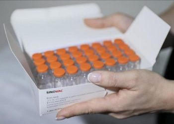 Bloomberg: Vaksina kineze Sinovac vë nën kontroll të plotë Covid-19