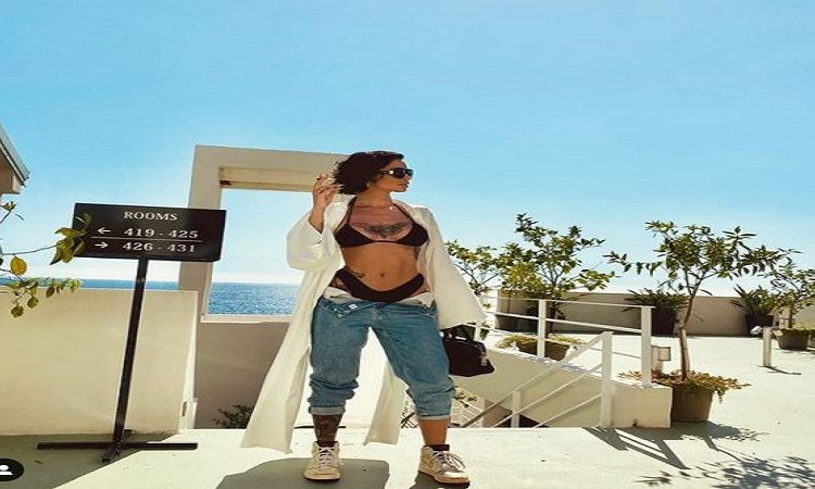 Dafina Zeqiri shtatzënë?! Artistja e famshme i çudit të gjithë me postimin e fundit (Fotot)