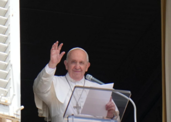 Shtrohet në spital Papa Françesku, pritet t’i nënshtrohet një operacioni