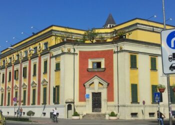 Jeni 18-35 vjeç dhe dëshironi të hapni ose të fuqizoni biznesin? Bashkia Tiranë ofron mbështetje financiare