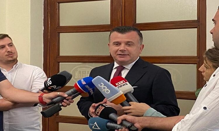 Balla takon Abazoviç: Në fund të muajit një pikë tjetër kufitare me Malin e Zi