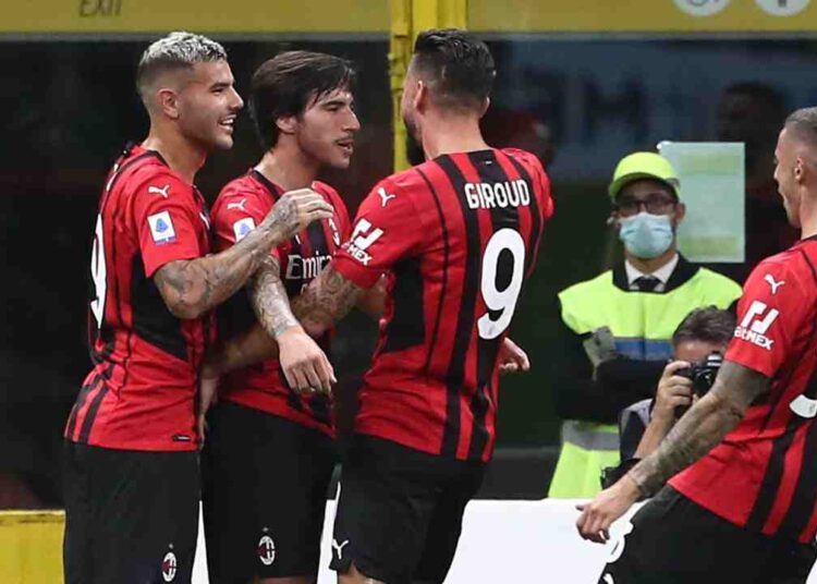 Dopiet e Giroud, Milani shënon “poker” golash në 45 minutat e para ndaj Cagliarit