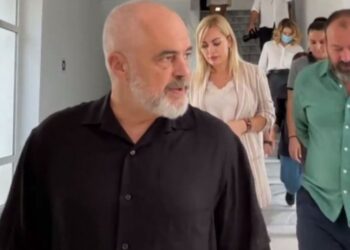 Afganët në konvikte, Rama: Nuk do nxjerrim studentët për refugjatët