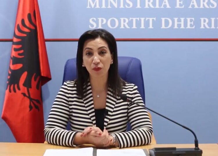 Evis Kushi njoftim të rëndësishëm për sezonin e ri shkollor