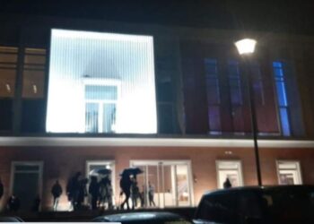 Tensione në selinë e PD-së, 6 deputetë kundër përjashtimit të Berishës