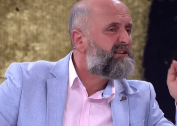 “Kush e hëngri, e hëngri”, konspiracionisti Alfred Cako ndërron mendje: Pas 20 tetorit merr fund…