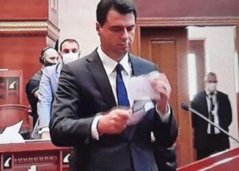 Bashës nuk i binden të tijët, i rrjedhin sërish votat: 79 vota pro Nikollës për kryetare Kuvendi