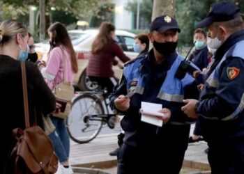 S’ka falje, 105 mijë gjobat për maskat do t’i paguani në faturat e energjisë edhe pas një viti