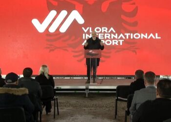 Aeroporti i Vlorës/ Rama: Porta e tretë nga qielli. Do e marrë në menaxhim Aeroporti i Mynihut sapo të ndërtohet