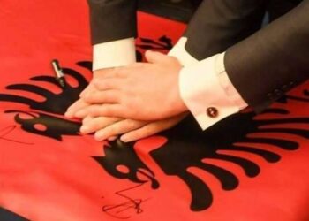 HIDHET HAPI I PARË/ Në Kosovë organizohet REFERENDUMI “Për bashkim me Shqipërinë”, ftohet të marrë pjesë edhe Albin Kurti
