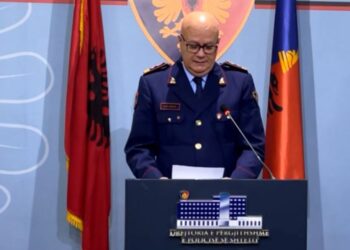 Policia publikon masat për festa: Lehtësira në kufi, shmangni grumbullimet, si do jetë ora policore