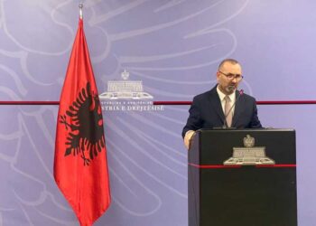 Ministri i Drejtësisë: Bashkitë të mos zgjasin afatet e lejeve të ndërtimit, personat përgjegjës do hetohen penalisht