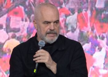 Ligji i bashkëqeverisjes/ Rama nga Berati : Nga janari i 2022 do të mbyllim sportelet