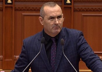 Mesazhi në telefonin e Nokës/ Ministri i Drejtësisë, i përgjigjet edhe Alibeajt për ‘komplotin’ me foltoren