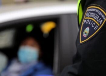Uniformat e policisë në Maqedoninë e Veriut do të jenë edhe në gjuhën shqipe
