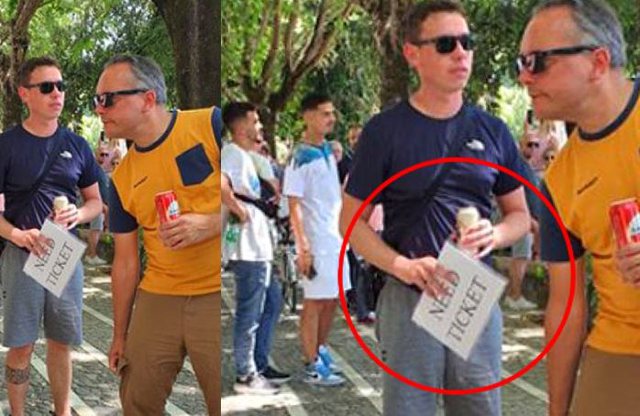 Ofrojnë deri në 2000 euro/ Tifozët dalin në rrugët e Tiranës me tufa parash në duar: Duam biletë!
