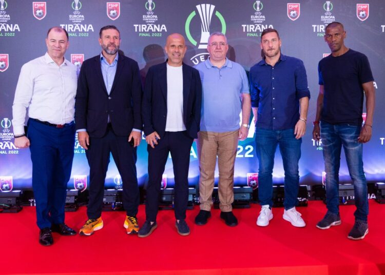 Nga Rama te Ceferin dhe Totti…; dreka zyrtare e FSHF-së me legjendat e futbollit europian (fotot)