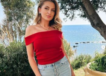 Modelja dhe moderatorja Beniada Nishani ka publikuar së fundmi një mesazh që ka marrë nga një ndjekës në rrjetet sociale, i cili e kritikon se nuk ka bërë një postim në Instagram në nder të ish-Presidentit Bujar Nishani.