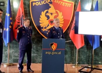 E FUNDIT/ Zonë e kuqe, Tirana bllokohet në 6 dhjetor: Çfarë ndodh me shkollat dhe punën në institucione