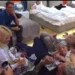 Luizi shtrihet në krevat mes vajzave: Si mund të ndihet gruaja ime kur të kërkojë burrin