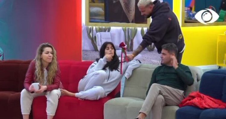 Ç’mendon Beniada, shoqja e Jorit, për afrimitetin e saj me Luizin?