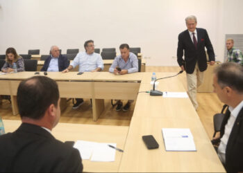 “’De jure’ PD është e Bashës”, “ Duhet të krijojmë një parti të re”- Zbardhet debati me dyer të mbyllura…