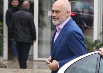 “Çfarë ke bërë ti? Pse nuk ke bërë asnjë analizë?”, çfarë i tha Rama deputetit Xhafaj dje në Asamblenë e PS