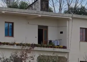 “Donte të më fejonte”, vajza vret babanë në Durrës