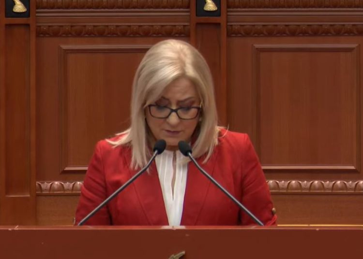 Jep dorëheqjen Lindita Nikolla nga drejtimi i Parlamentit, tregon arsyen e vendimit të papritur