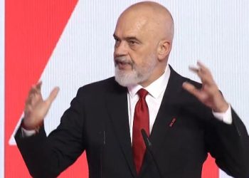 LAJM I FUNDIT/ Rama bën ndryshime në Qeveri!